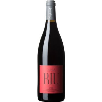 riu vino tinto barrica bodegas l'infernal priorat cataluña españa